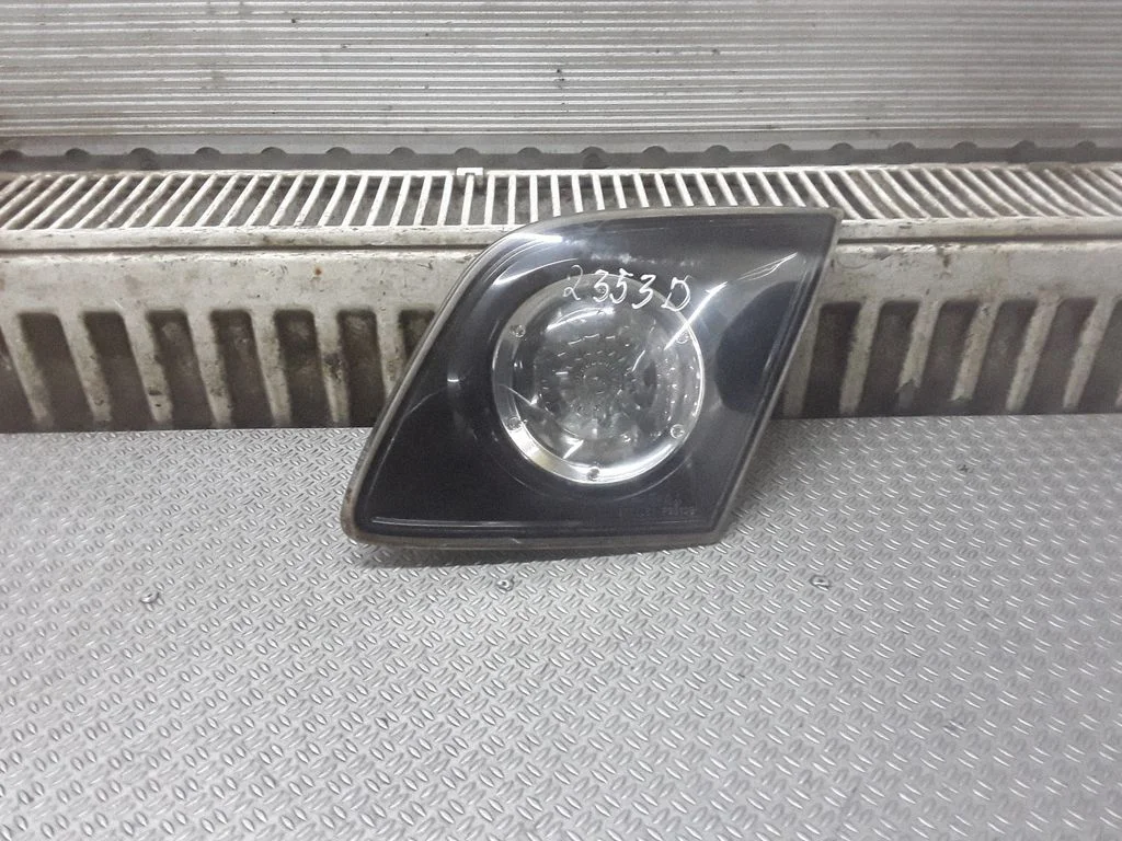 Tailgate rear/tail lights – Mazda 3 I (2003-2006)