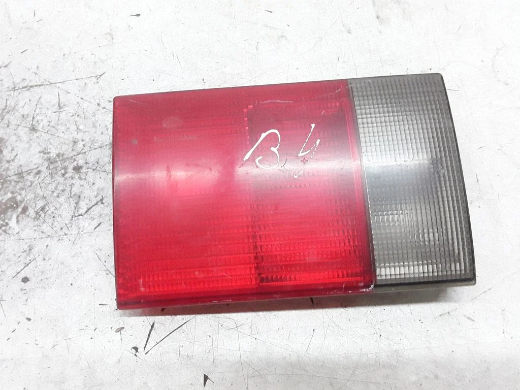 Tailgate rear/tail lights – Audi 100 S4 C4 (1990-1995)