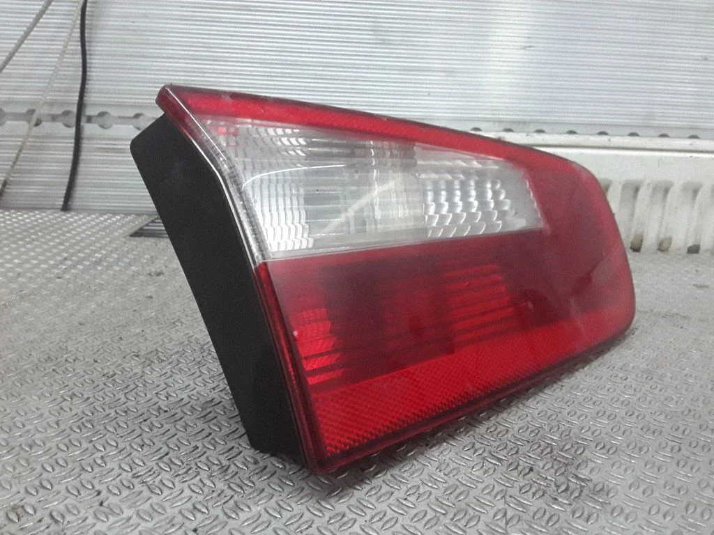 Tailgate rear/tail lights – Renault Laguna II (2001-2007)