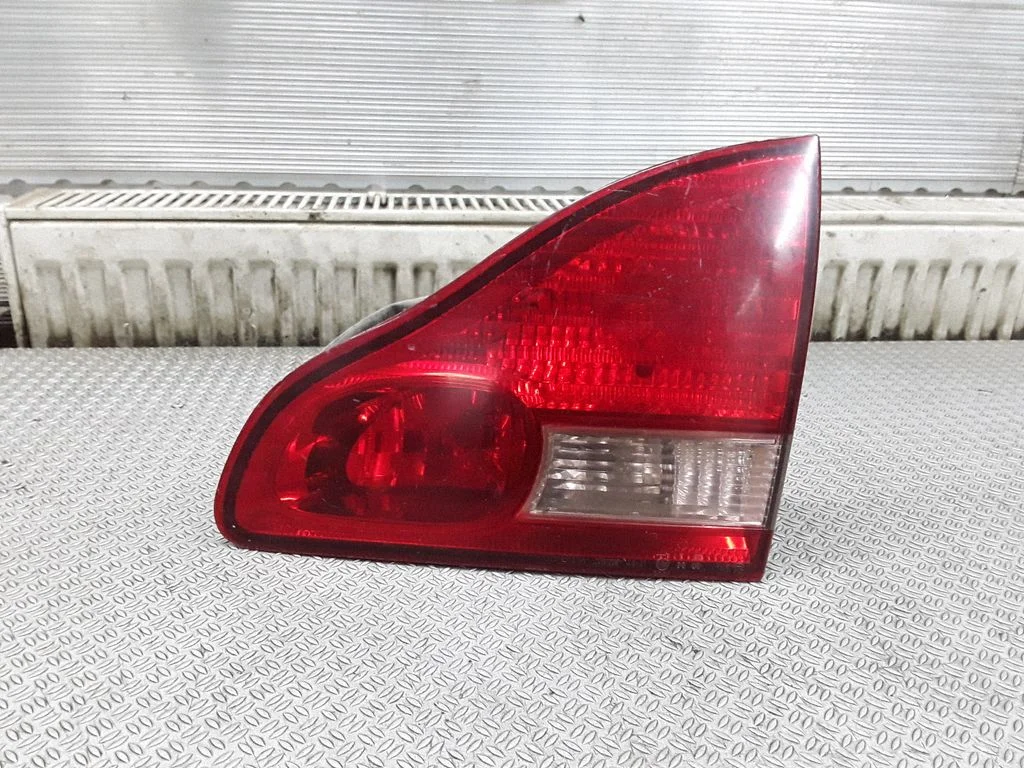Lampa tylna w klapie 4441
