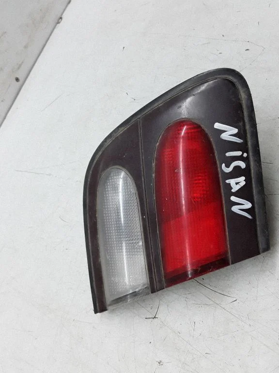 Tailgate rear/tail lights – Nissan Almera (1995-2000)