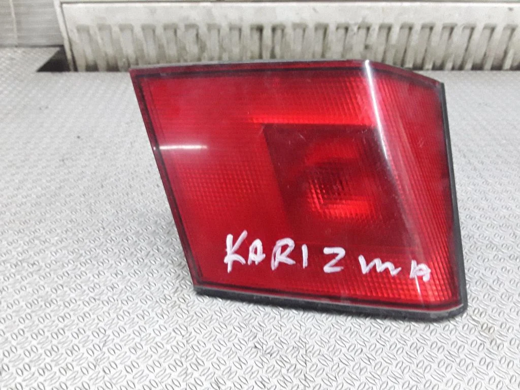 Aizmugurējais lukturis bagāžnieka vākā 29200102 – Mitsubishi Carisma (1996-1999)