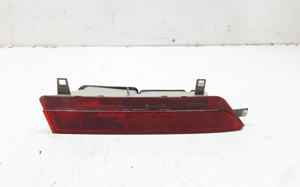 Lampa tylna w klapie – lewa