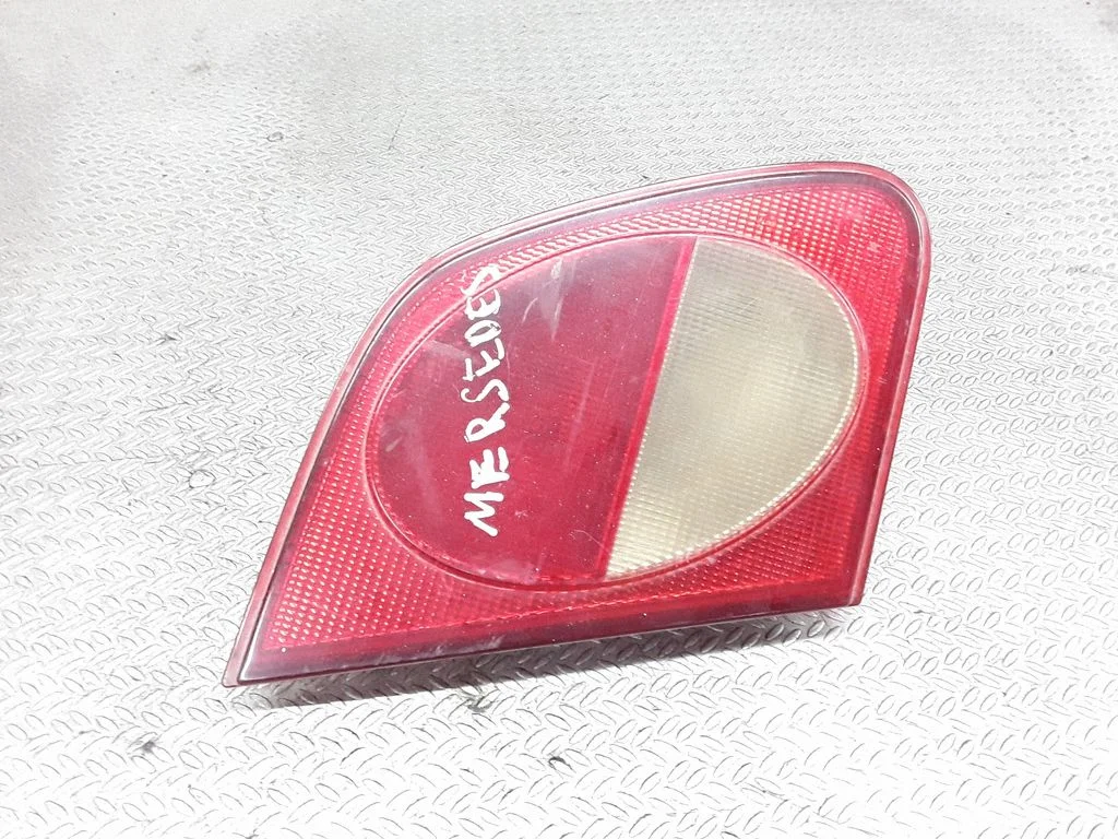 Tailgate rear/tail lights – Mercedes-Benz E-Class W210 (1995-2002)