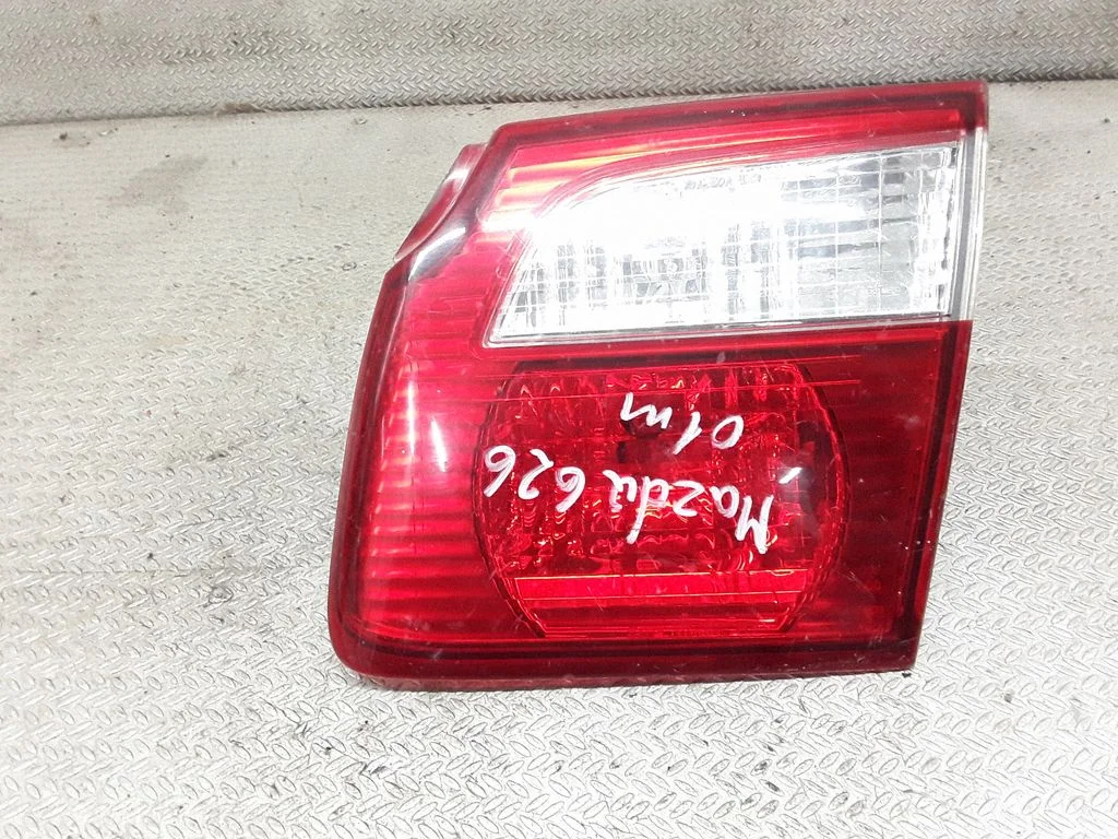 Lampa tylna w klapie – prawa