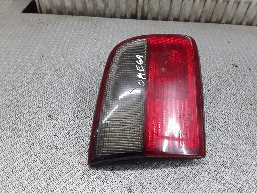 Lampa tylna w klapie GM45299