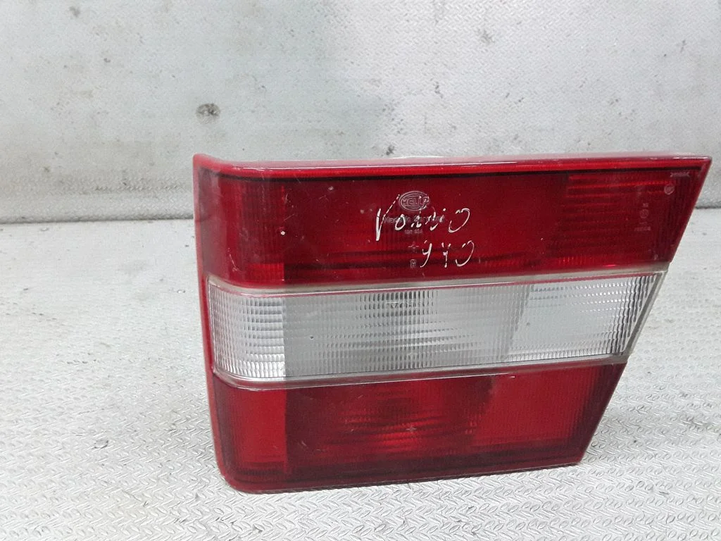 Aizmugurējais lukturis bagāžnieka vākā 3534093 – Volvo 940 (1991-1998)