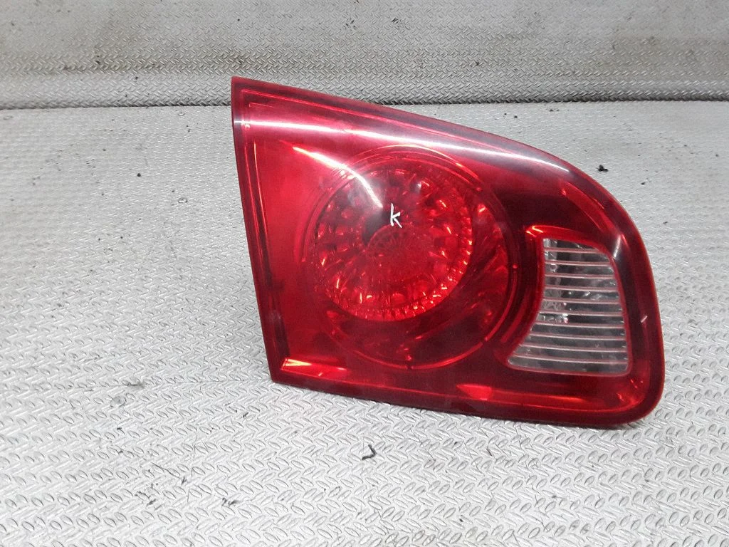 Lampa tylna w klapie – lewa