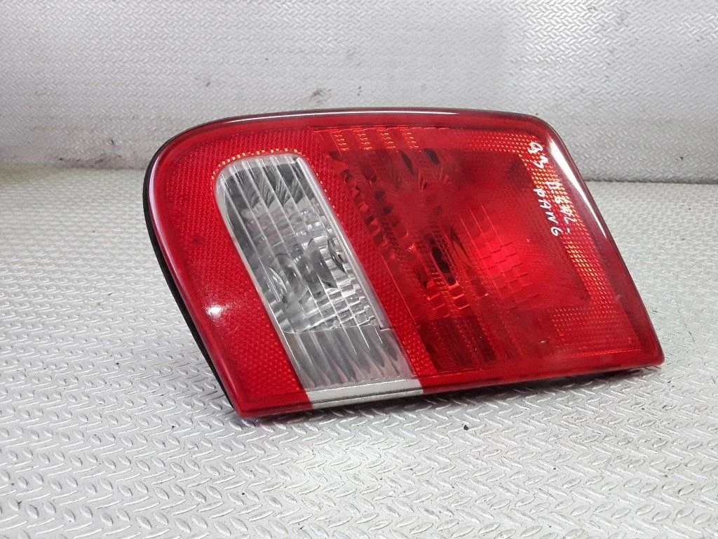 Lampa tylna w klapie 25480204