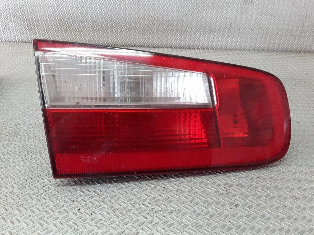Tailgate rear/tail lights – Renault Laguna II (2001-2007)