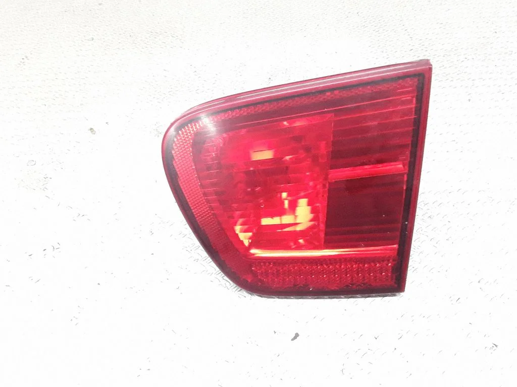Lampa tylna w klapie – prawa
