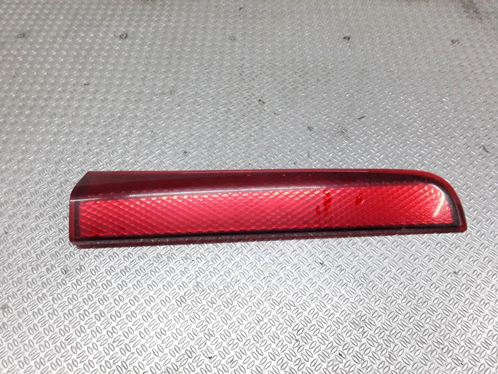 Tagumine helkur – Nissan Note (E11) (2006-2014)