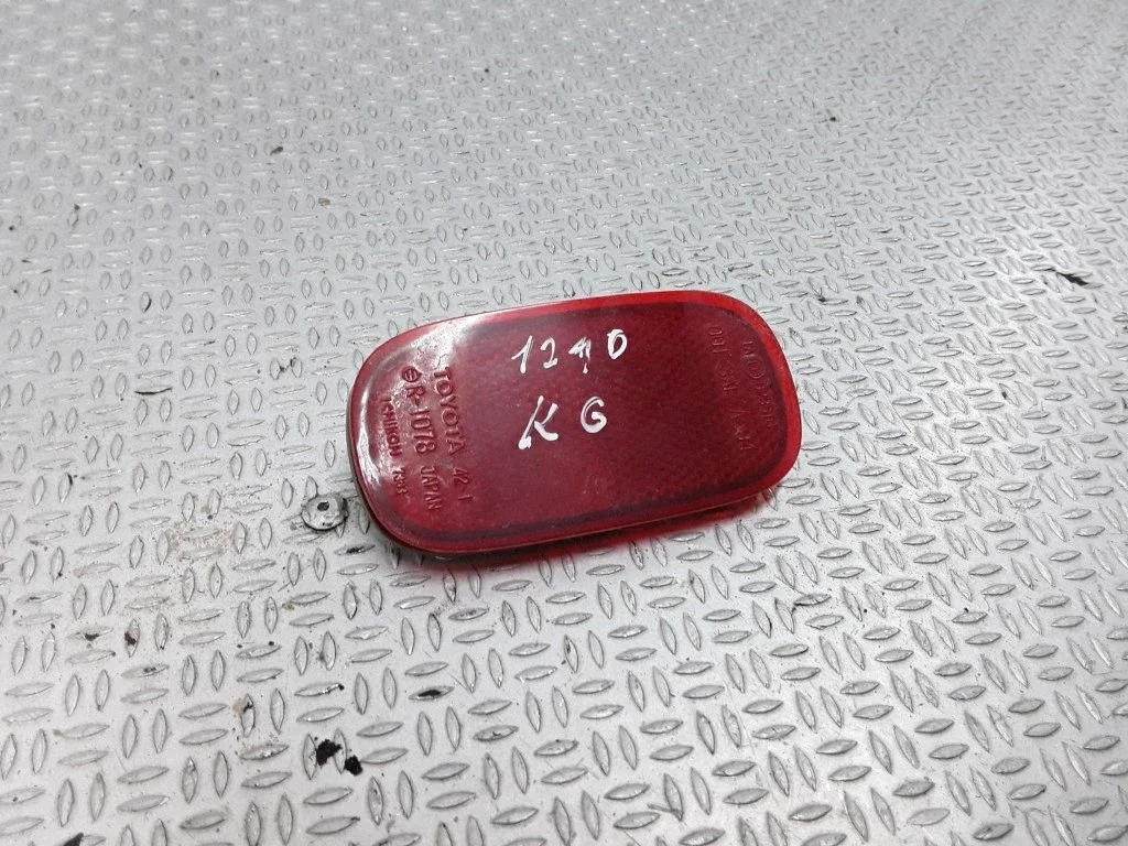 Tagumine helkur – Toyota RAV 4 (XA20) (2000-2005)