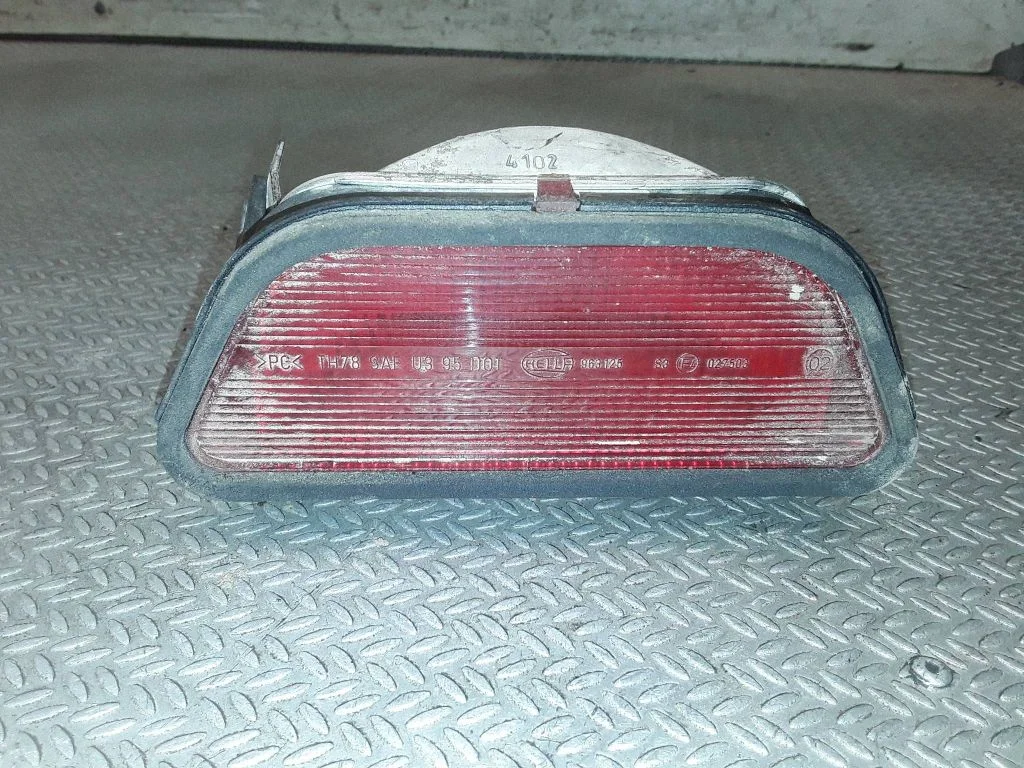 Third/center stoplight – Mercedes-Benz ML-Class W163 (1997-2005)