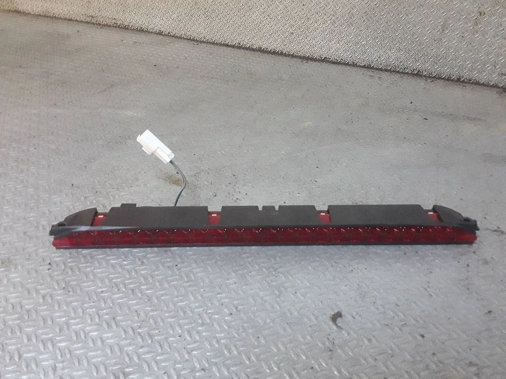 Third/center stoplight – Fiat Croma (2006-2016)