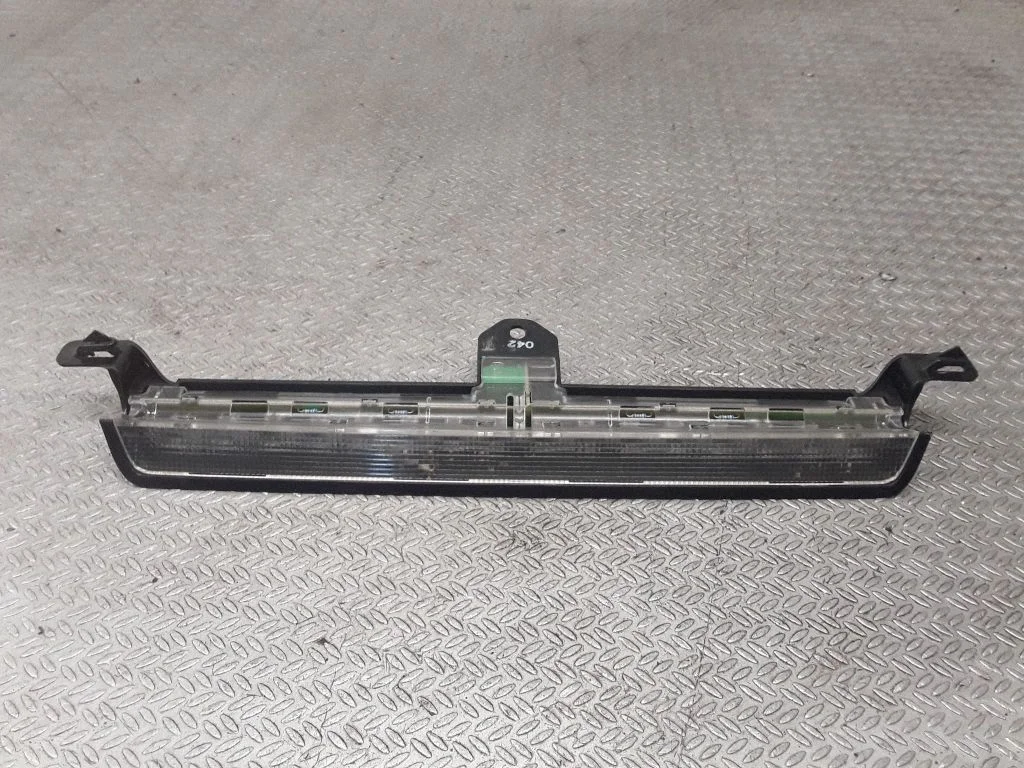 Papildu stopgaismas lukturis 8658948