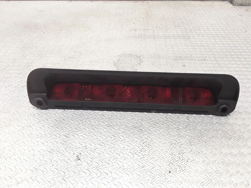 Papildu stopgaismas lukturis – Opel Frontera B (1998-2004)