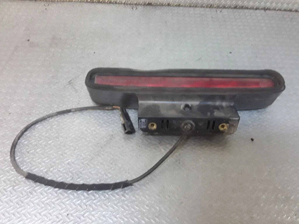 Third/center stoplight – Ford Transit -  Tourneo Connect (2003-2008)