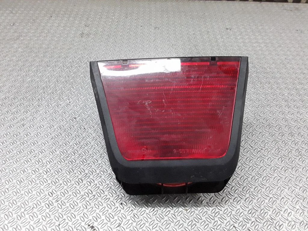 Trzecie światło stop 8200211037