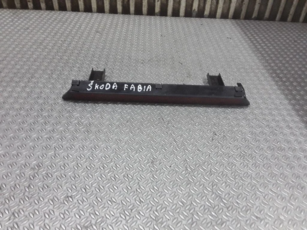 Papildu stopgaismas lukturis – Skoda Fabia Mk1 (6Y) (1999-2007)