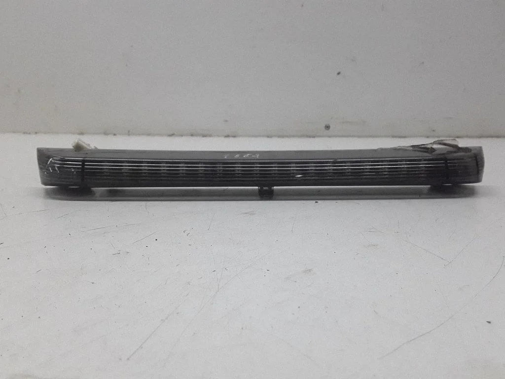 Trzecie światło stop P3505
