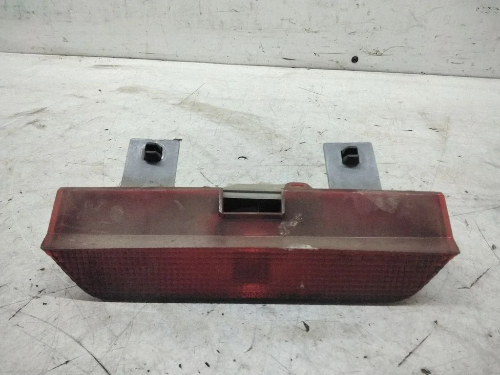 Papildu stopgaismas lukturis – Toyota RAV 4 (XA20) (2000-2005)