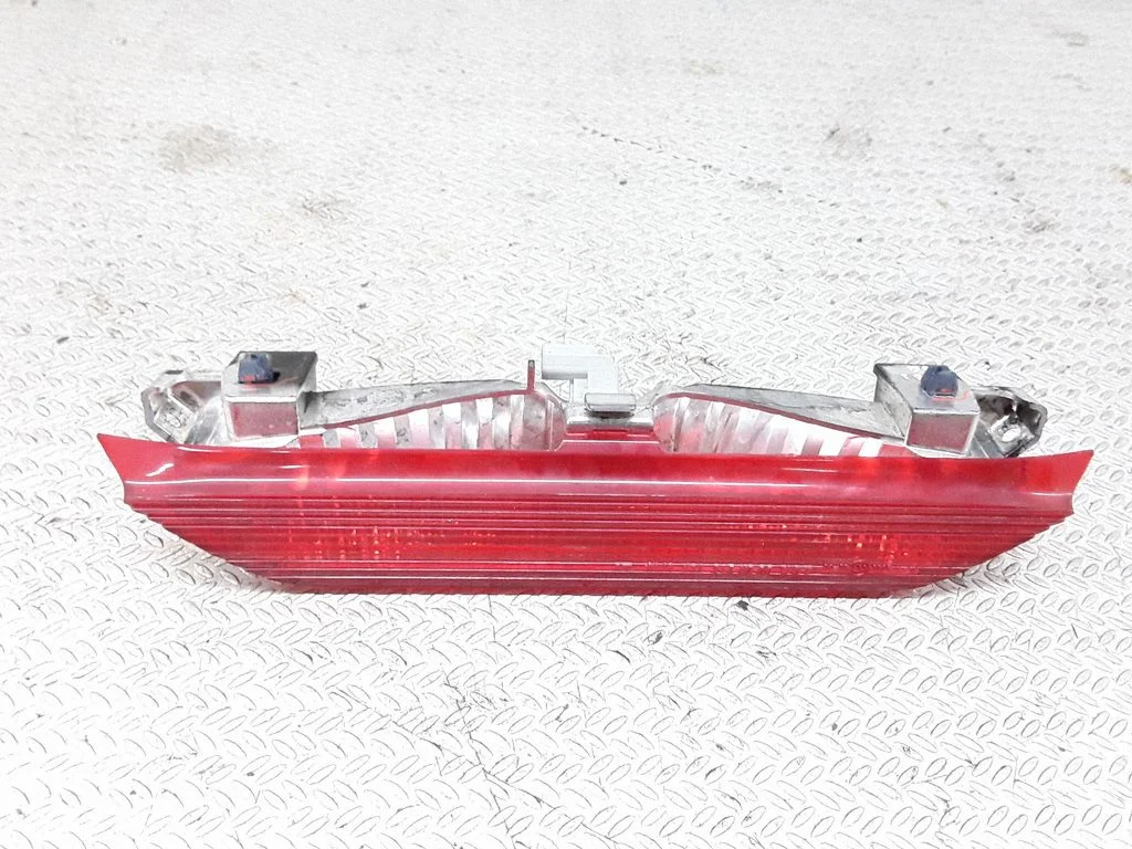 Trzecie światło stop – Pontiac Vibe (2003-2008)