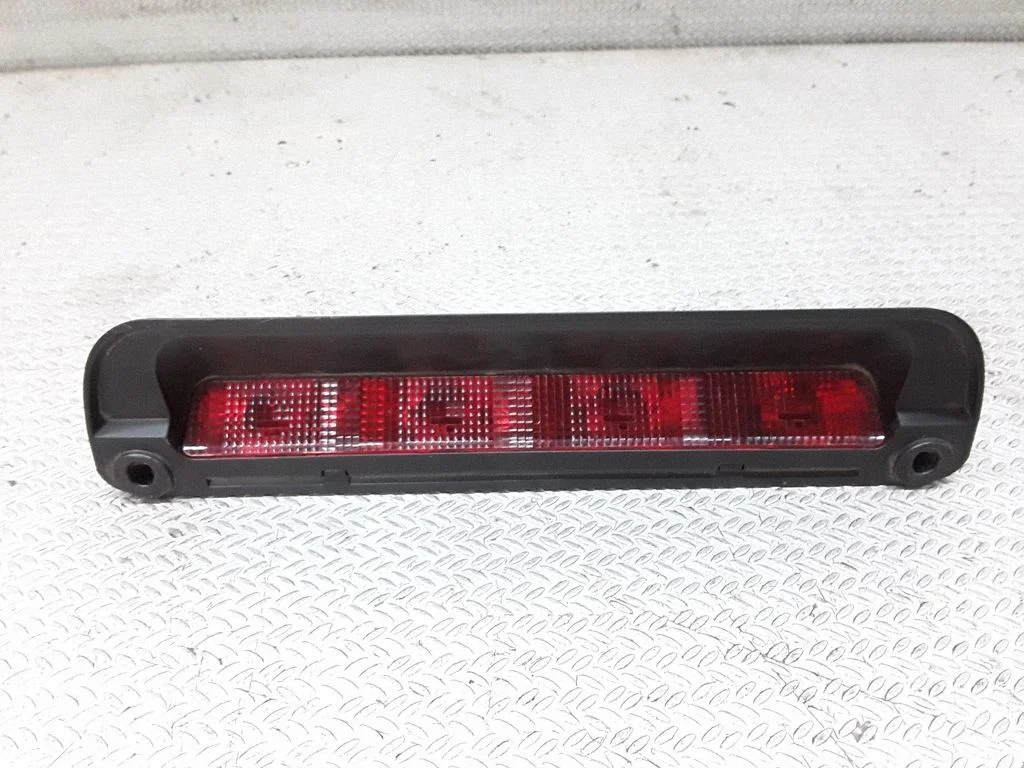 Papildu stopgaismas lukturis – Opel Frontera B (1998-2004)