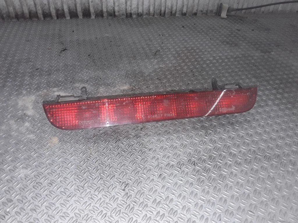 Papildu stopgaismas lukturis – Nissan X-Trail T30 (2001-2007)