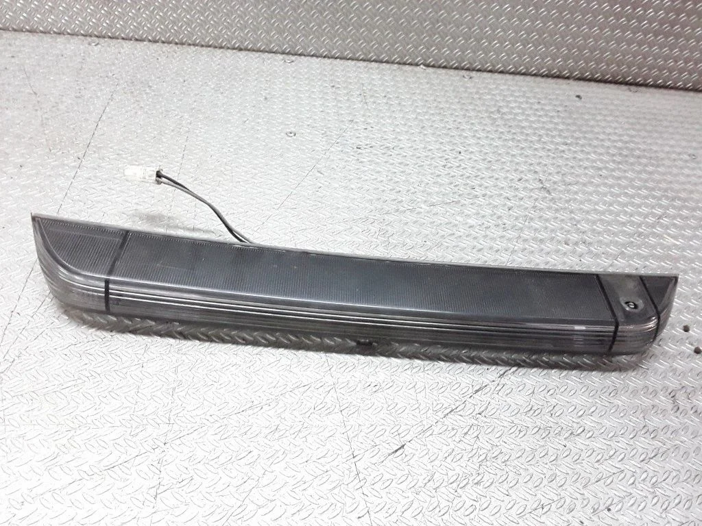 Third/center stoplight – Mitsubishi Grandis (2003-2011)