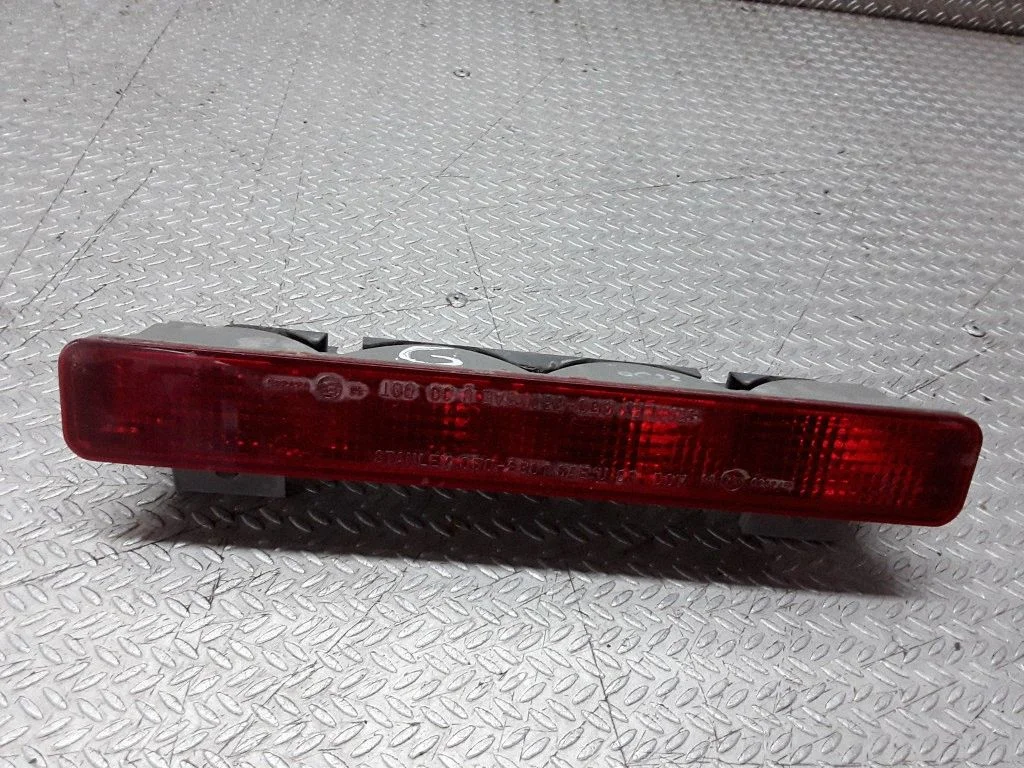 Third/center stoplight – Mitsubishi Pajero Sport I (1996-2008)
