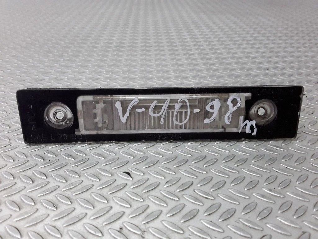 Numura zīmes apgaismojums – Volvo S40, V40 (1995-2004)