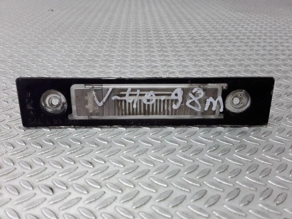 Numura zīmes apgaismojums – Volvo S40, V40 (1995-2004)