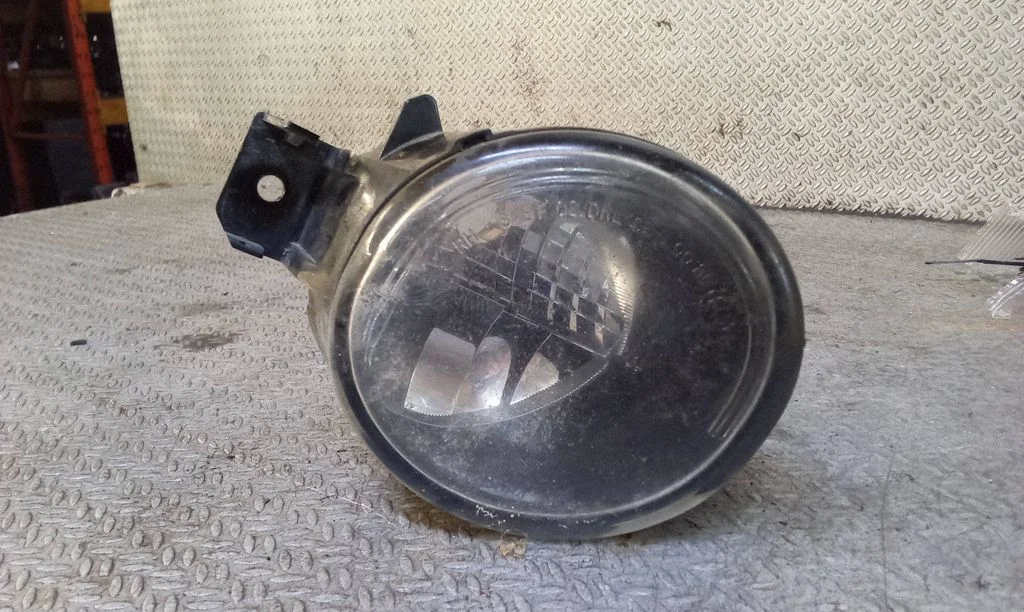 Priekšējais miglas lukturis 01067912