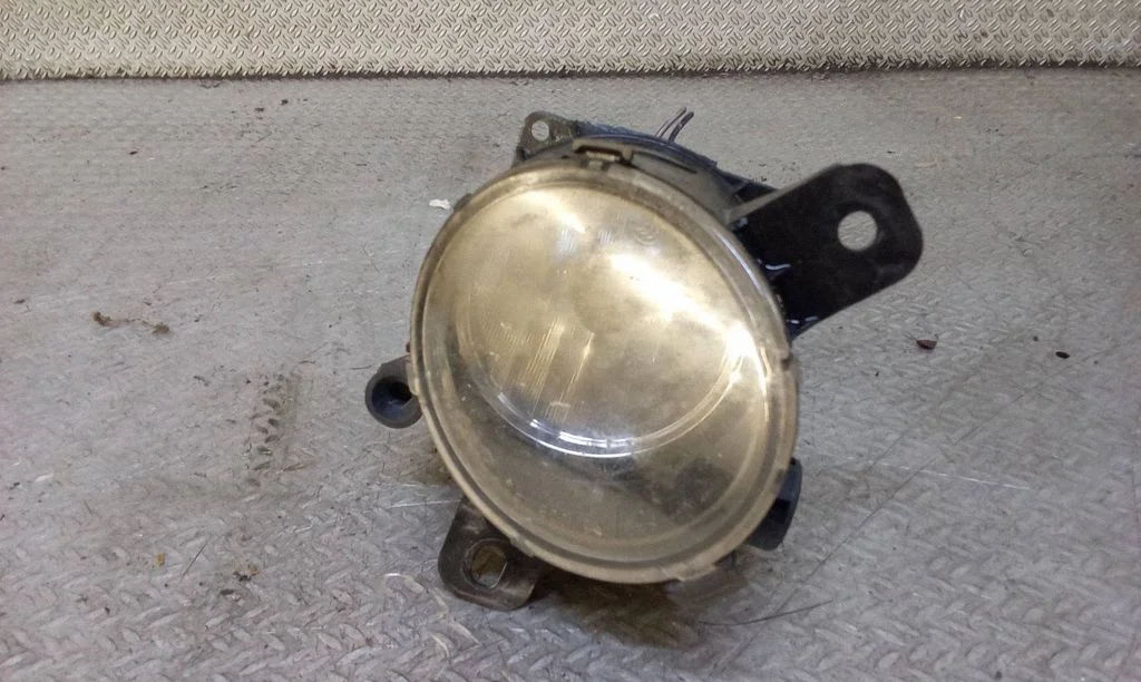 Halogen przedni 662588537