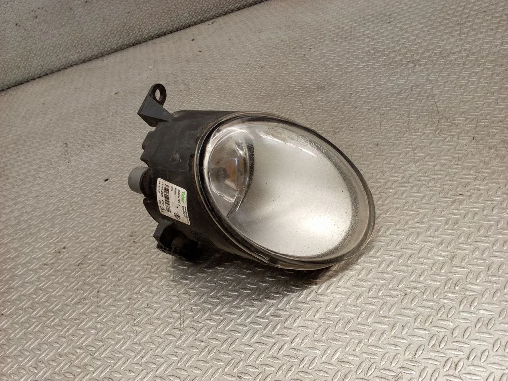 Priekšējais miglas lukturis 3D0941700B