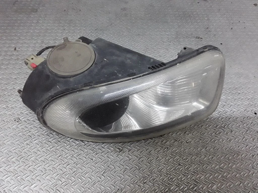 Priekšējais miglas lukturis – Chrysler Grand Voyager IV (2001-2007)