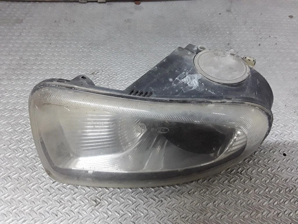 Priekšējais miglas lukturis – Chrysler Grand Voyager IV (2001-2007)