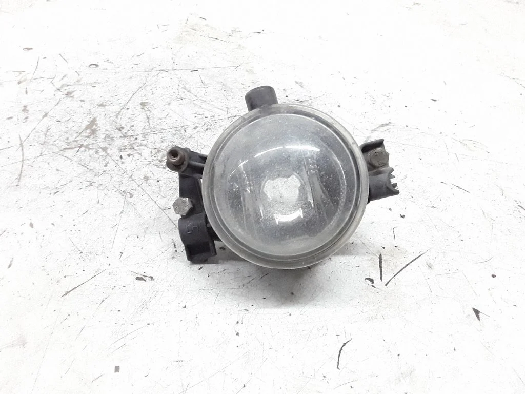 Priekšējais miglas lukturis 3M5115K202