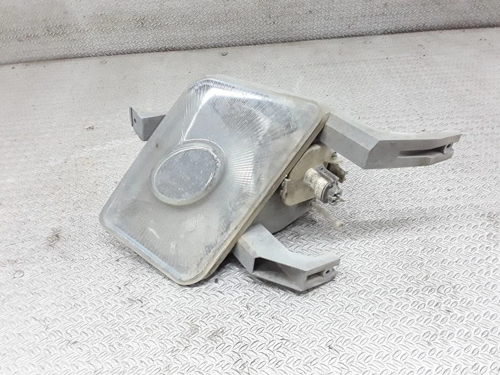 Front fog light – left