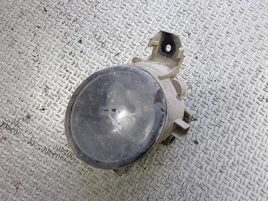 Halogen przedni – Nissan X-Trail T30 (2001-2007)