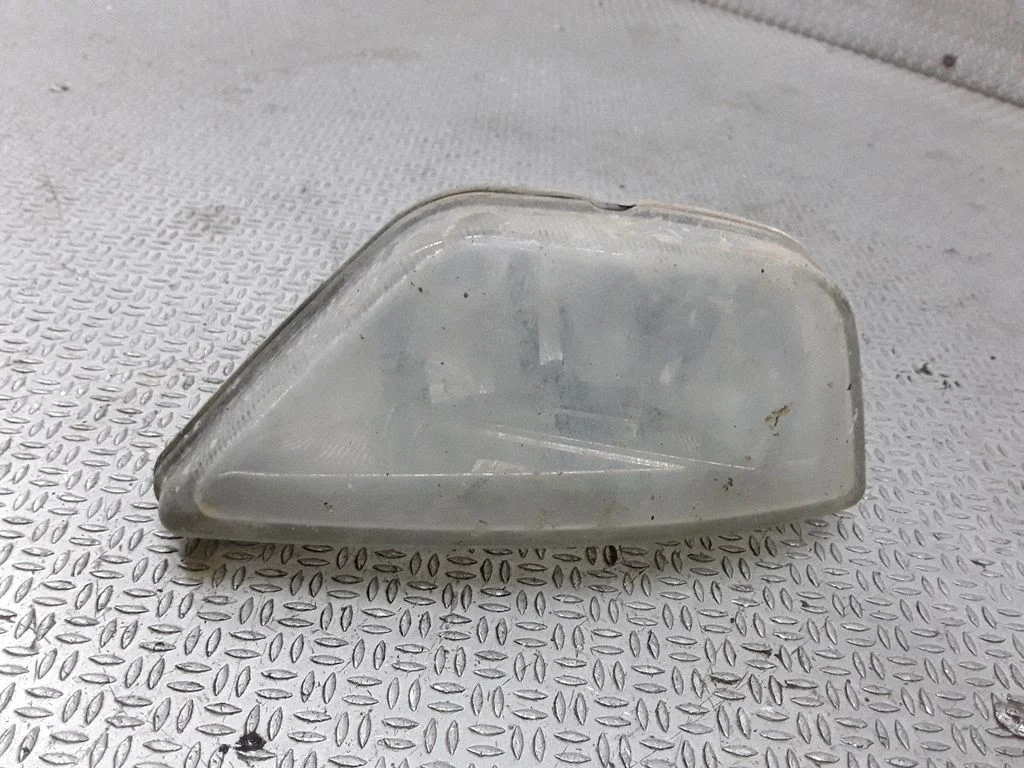 Front fog light – Ford Focus (1998-2004)