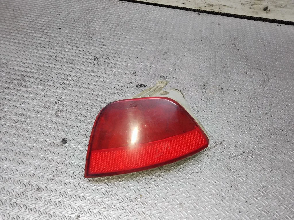 Aizmugurējais miglas lukturis – Ford Focus C-MAX (2003-2010)