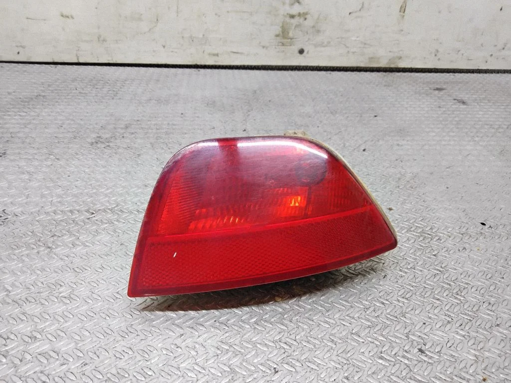Aizmugurējais miglas lukturis – Ford Focus C-MAX (2003-2010)