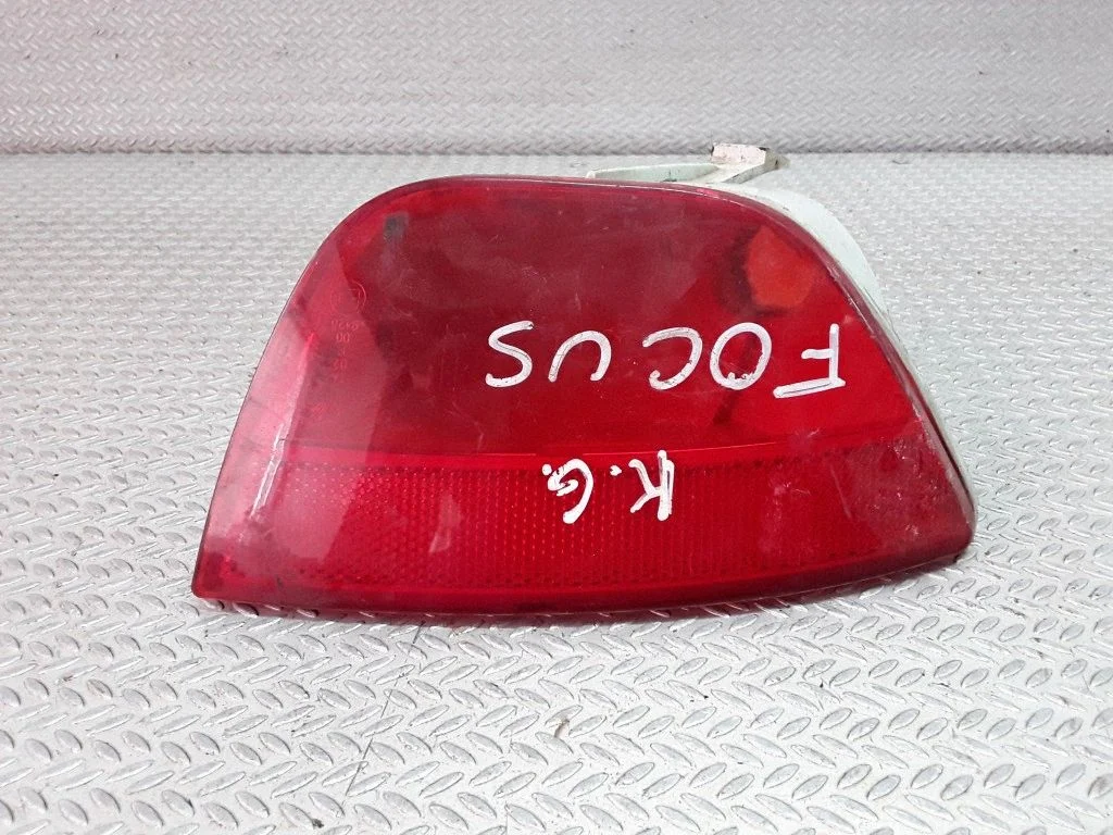 Aizmugurējais miglas lukturis – Ford Focus (1998-2004)