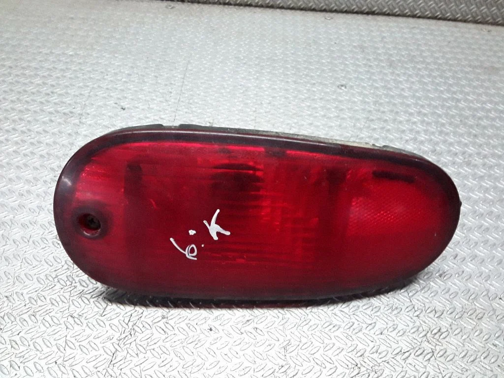 Aizmugurējais miglas lukturis – Hyundai Santa Fe (2000-2006)