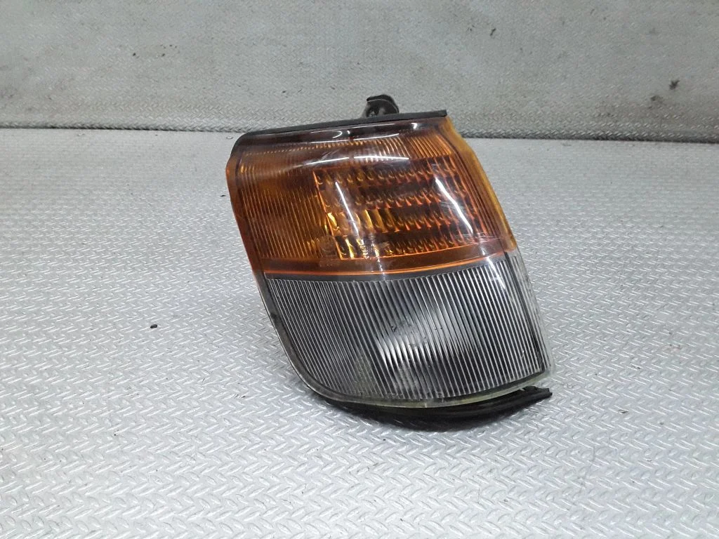 Priekšējais pagrieziena lukturis – Mitsubishi Pajero (1991-1999)