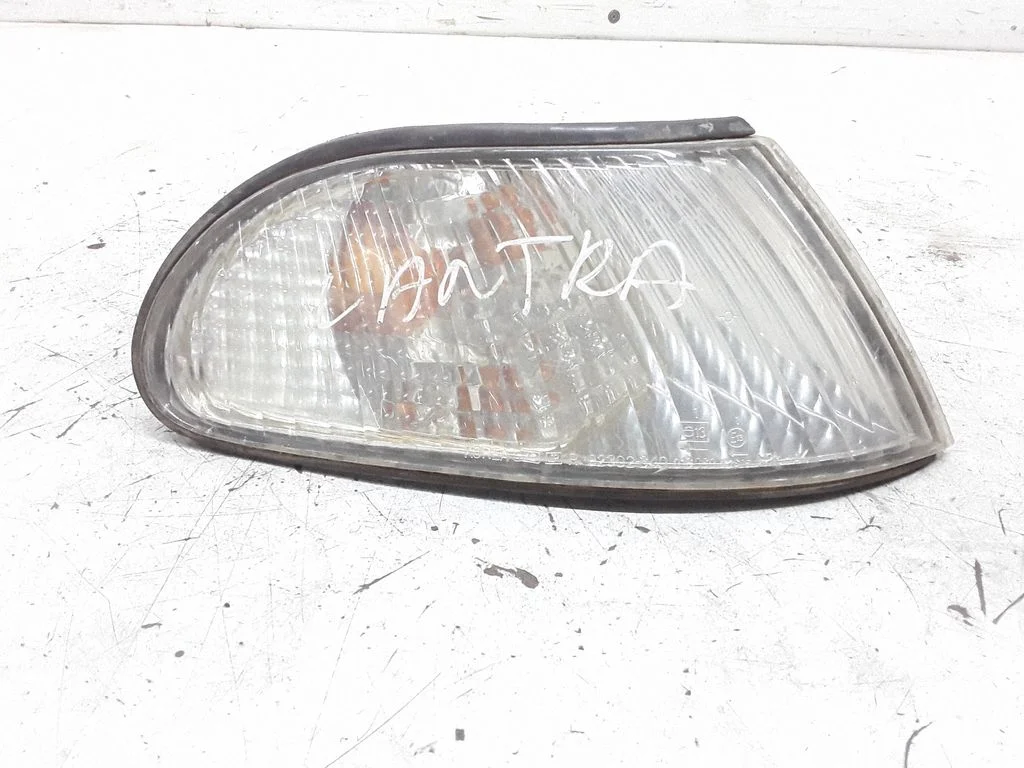 Front indicator light – Hyundai Lantra II (1995-2000)