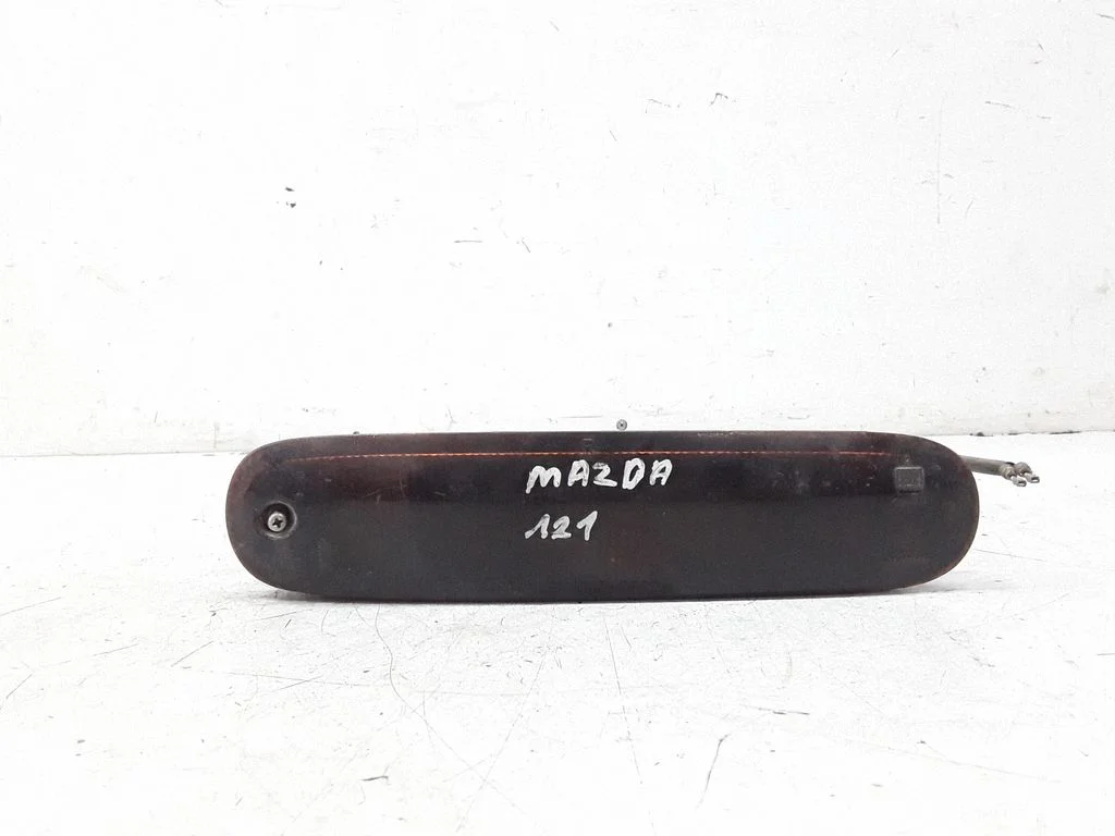 Kierunkowskaz przedni 0450682 – Mazda 121 (1992-1995)