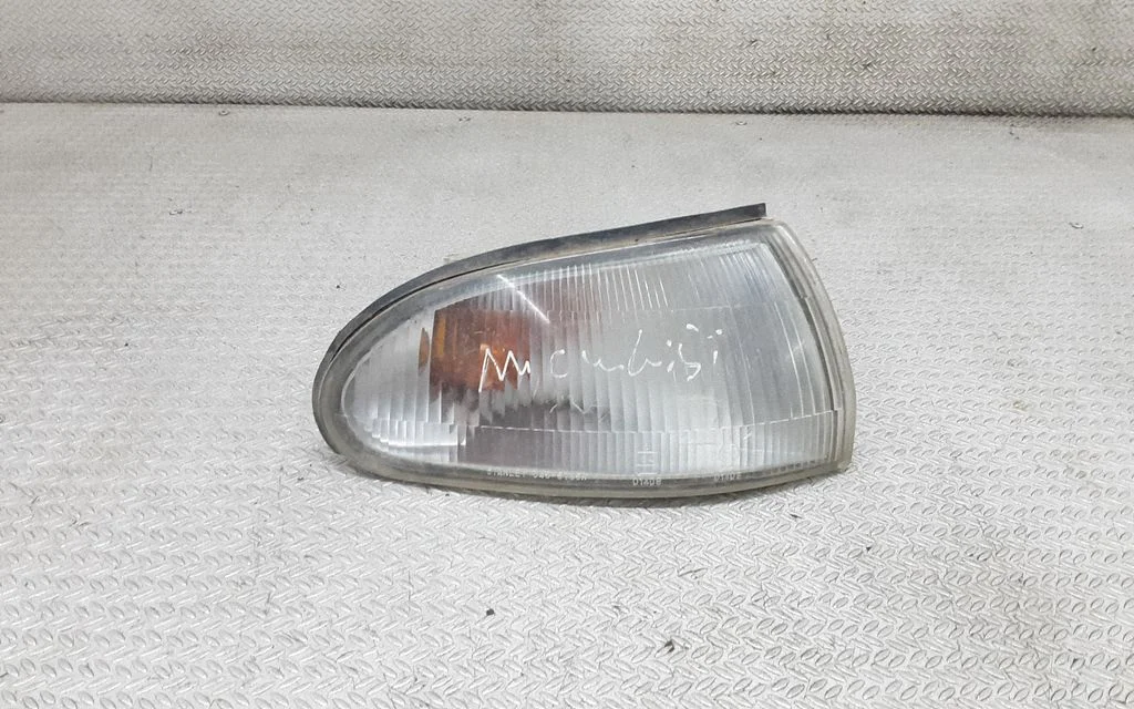 Front indicator light – Mitsubishi Lancer (1993-1996)
